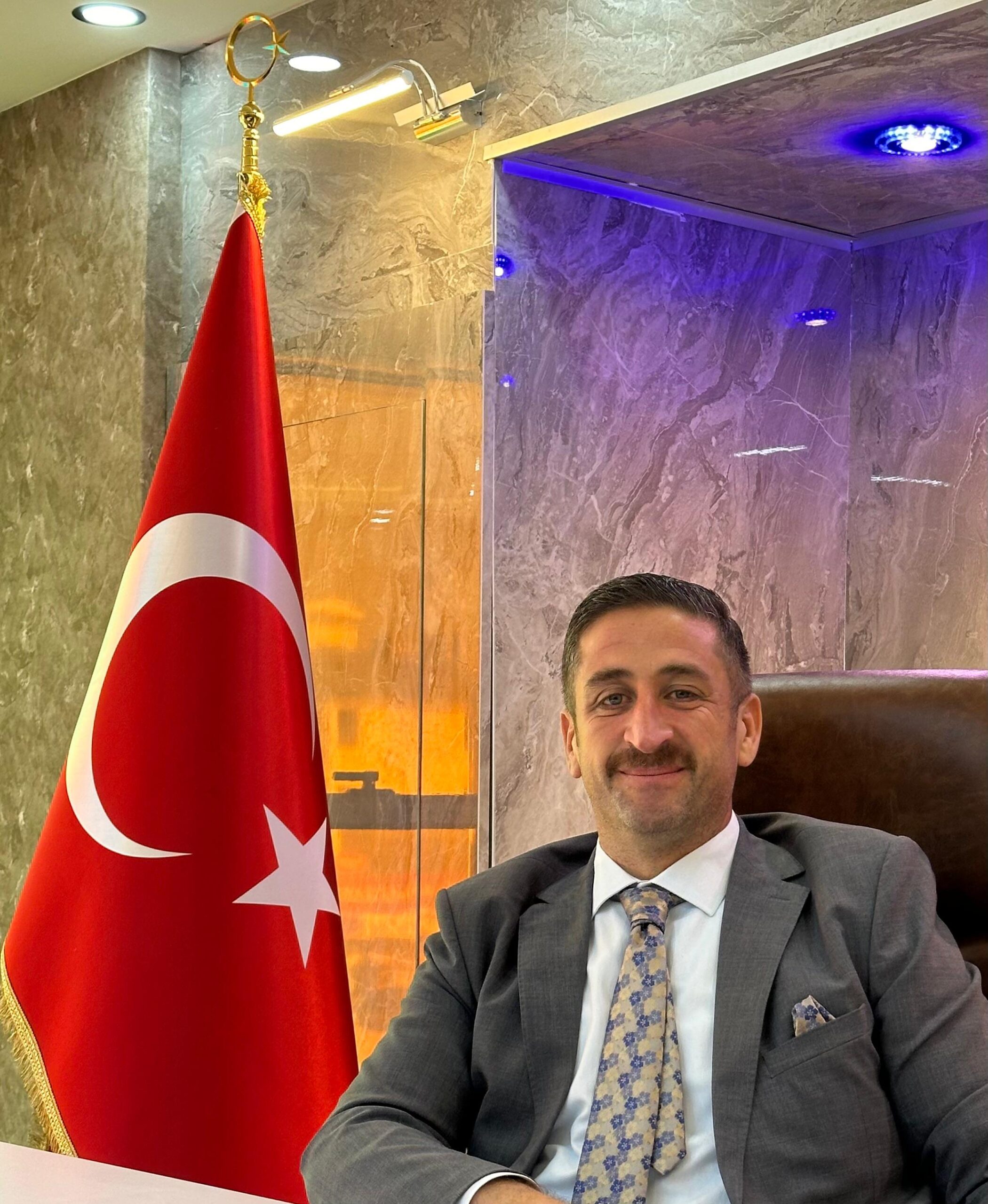 Dostlarına Sırt Dönenler, Kibirle Yol Alanlar Kaybetmeye Mahkûmdur