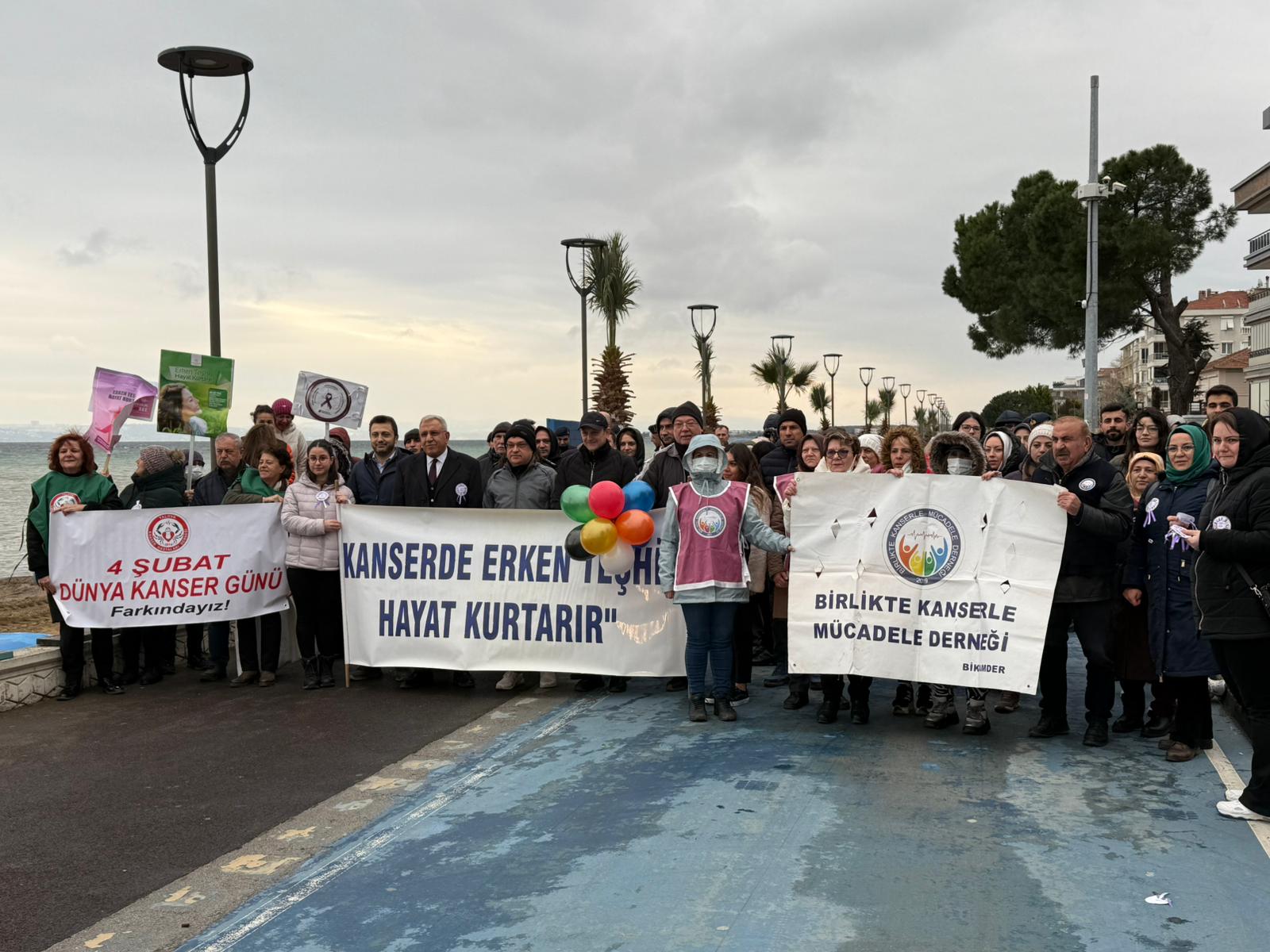 Yalova’da Dünya Kanser Günü İçin Farkındalık Yürüyüşü Düzenlendi