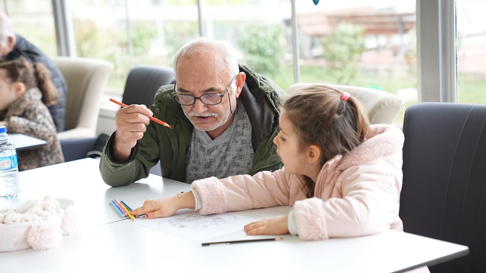 Çocuk Tiyatrosu ve Kütüphanesi Okul Öncesi Çocukları, Yalova Merkez Huzurevi’nde Büyüklerle Bir Araya Geldi