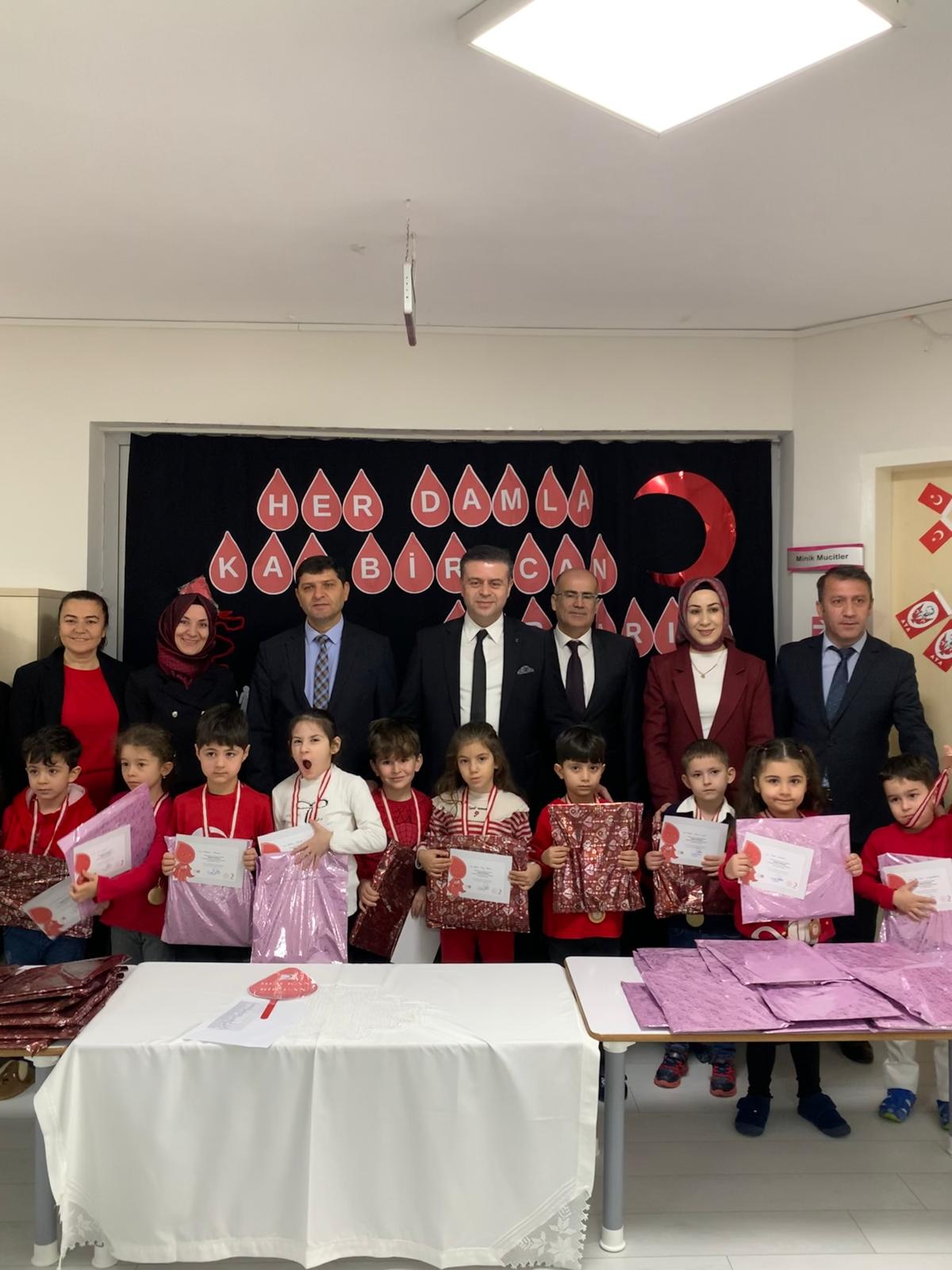 Miniklerden Büyük Destek: Çiftlikköy’de Anaokulu Öğrencileri Kan Bağışı Kampanyasına Katkı Sağladı