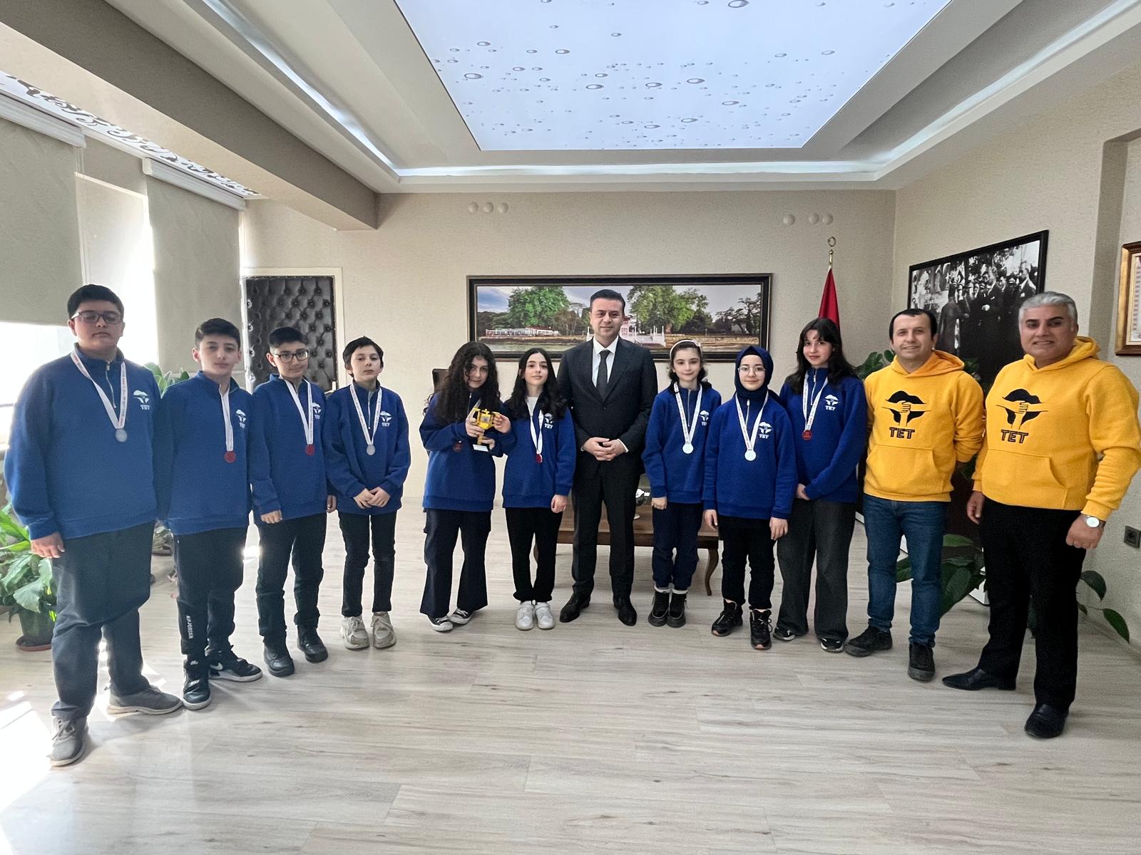 İslam Altuğ AİHL TET Robot Takımı’ndan İl Milli Eğitim Müdürü’ne Ziyaret