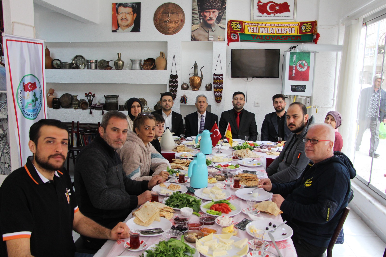 Yalova Yeni Malatyalılar Derneği’nden Basın Mensuplarına Sıcak Bir Kahvaltı Programı