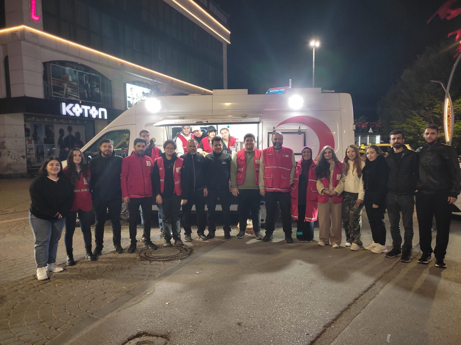 Yalova’da Deprem Sonrası Türk Kızılay’ından Hızlı Müdahale: Mobil İkram Araçlarıyla Sahadalar