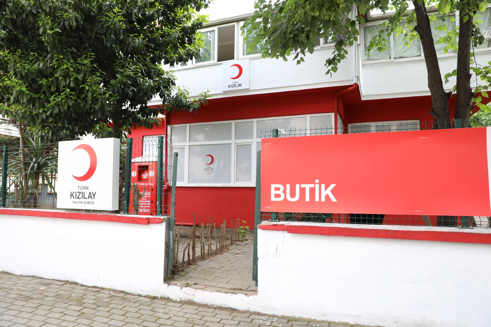 Kızılay Yalova’da Hizmet Atağına Devam Ediyor: Kızılay Butiği Açıldı!