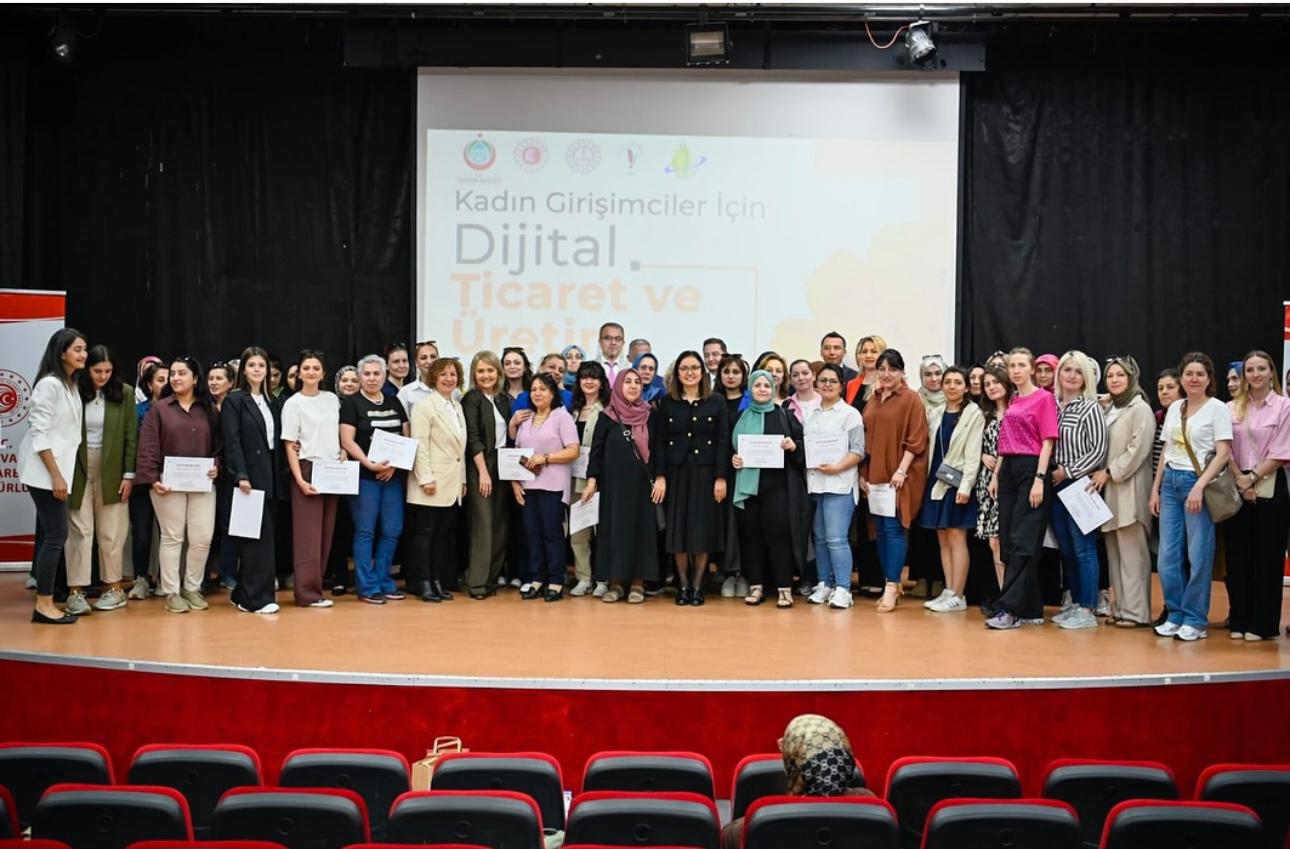 Yalova’da Kadın Girişimcilere Yönelik Dijital Ticaret ve Üretim Eğitimi Tamamlandı
