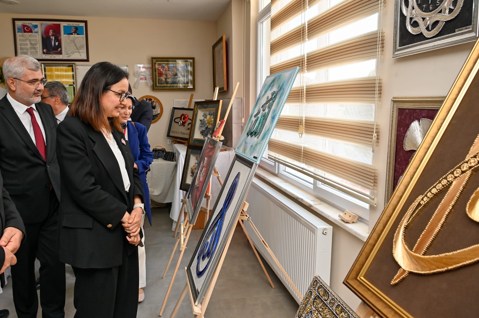 Çiftlikköy Halk Eğitim Merkezi’nden Yıl Sonu Sergisi: Emekle Yoğrulan Sanat Buluşması