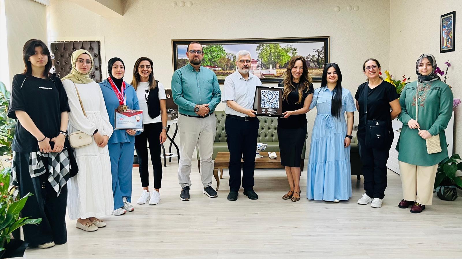 Zehra Eksinozoğlu Kız AİHL’den Türkiye Genelinde Büyük Başarılar