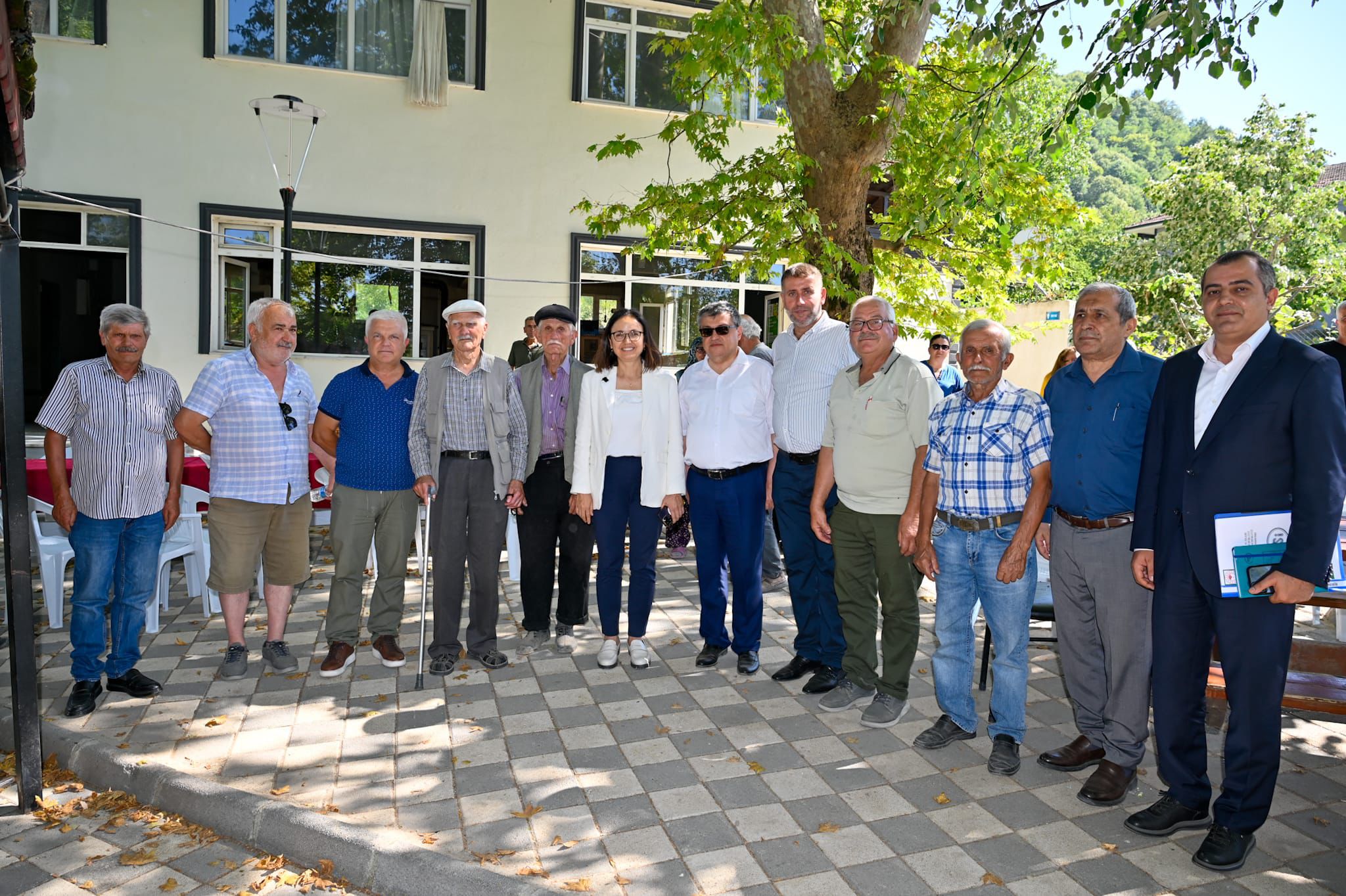 Vali Dr. Hülya Kaya Çukurköy’de Vatandaşlarla Buluştu