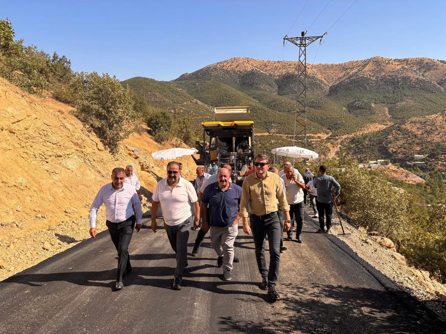 Baykan’da Kırsala Büyük Dokunuş: Devletin Başarılı Kaymakamı Kırsalında Yol Kontrolü ve Hizmet Denetimi