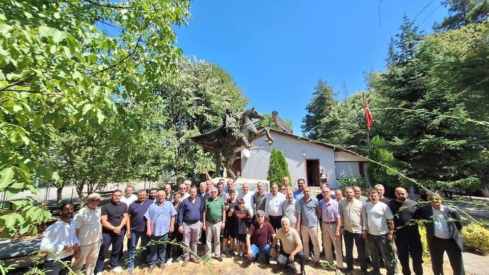 MHP Altınova İlçe Teşkilatı Çavuş Köy’de Kahvaltı Programı Düzenledi