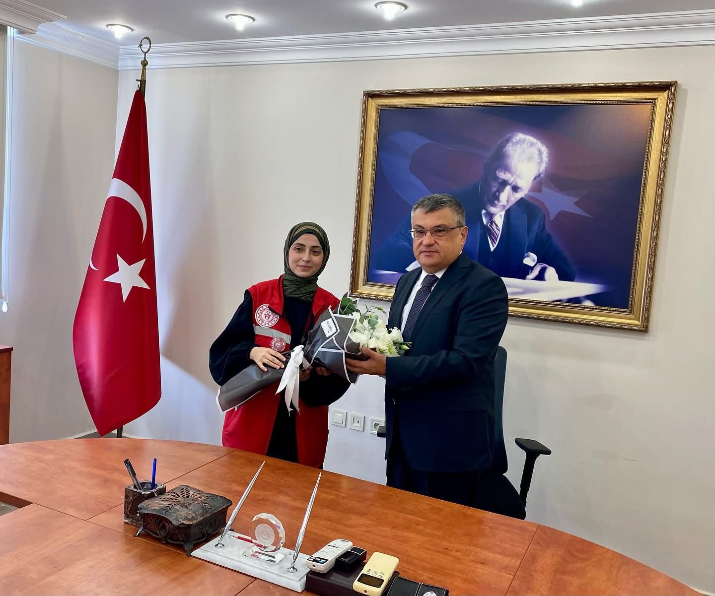 Damla Gönüllülük Hareketi Gençleri Çiftlikköy Kaymakamı Ali Ada’yı Ziyaret Etti