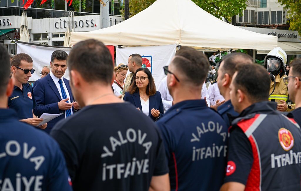 Yalova Valisi Dr. Hülya