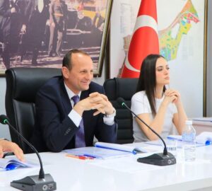 Çiftlikköy’de Siyasi Deprem: Neslihan Bahadır CHP’den İstifa Etti