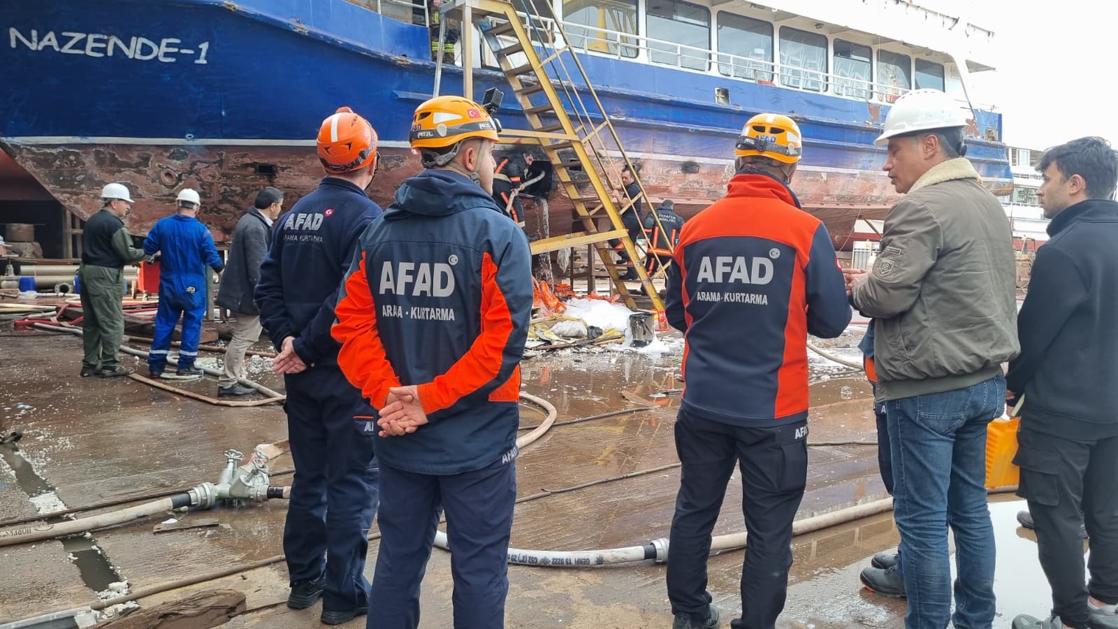 Yalova Altınova’da Tersanedeki Gemi Yangını Büyümeden Söndürüldü