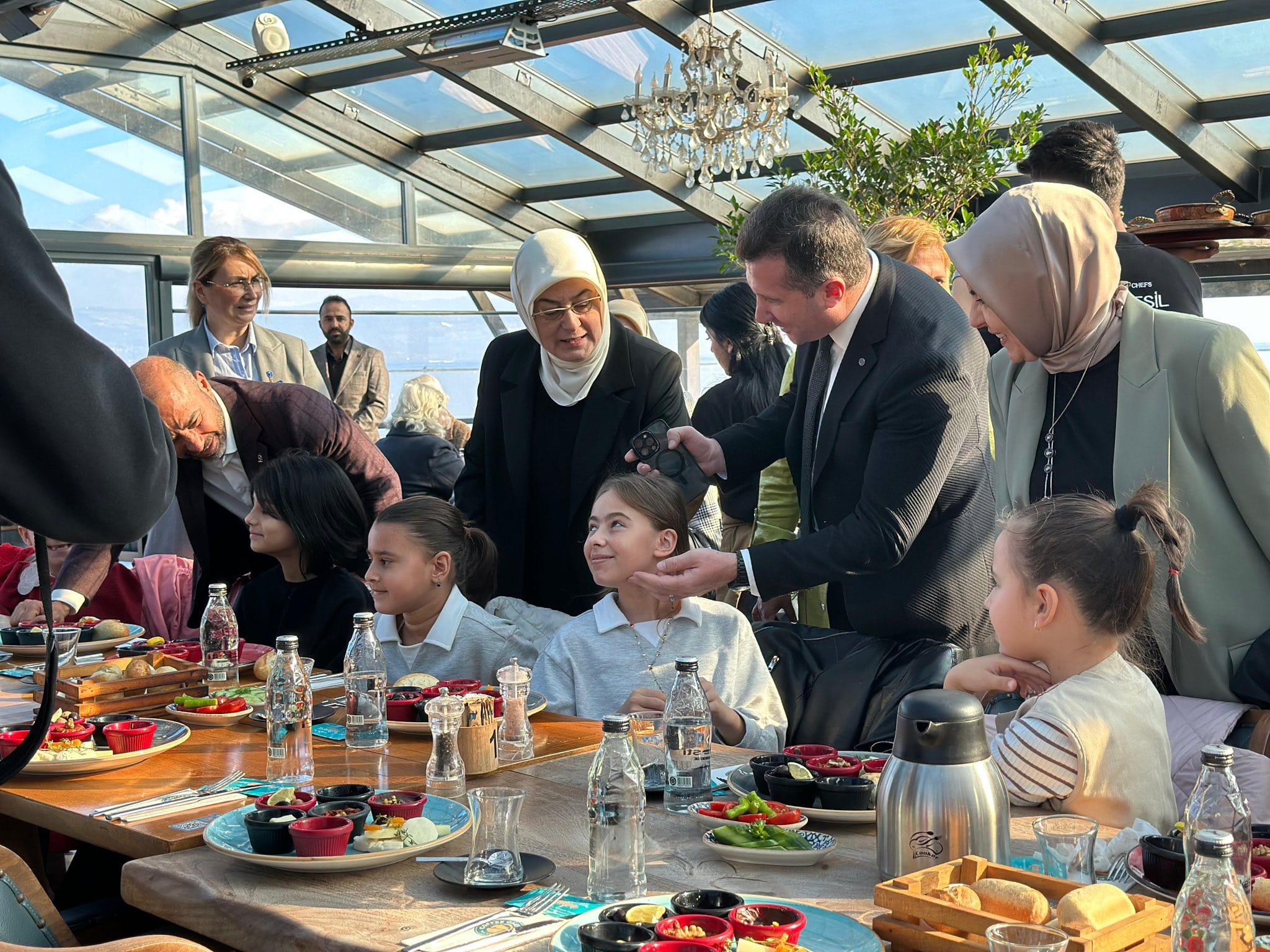 Altınova Belediyesi’nden birlik ve dayanışma kahvaltısı