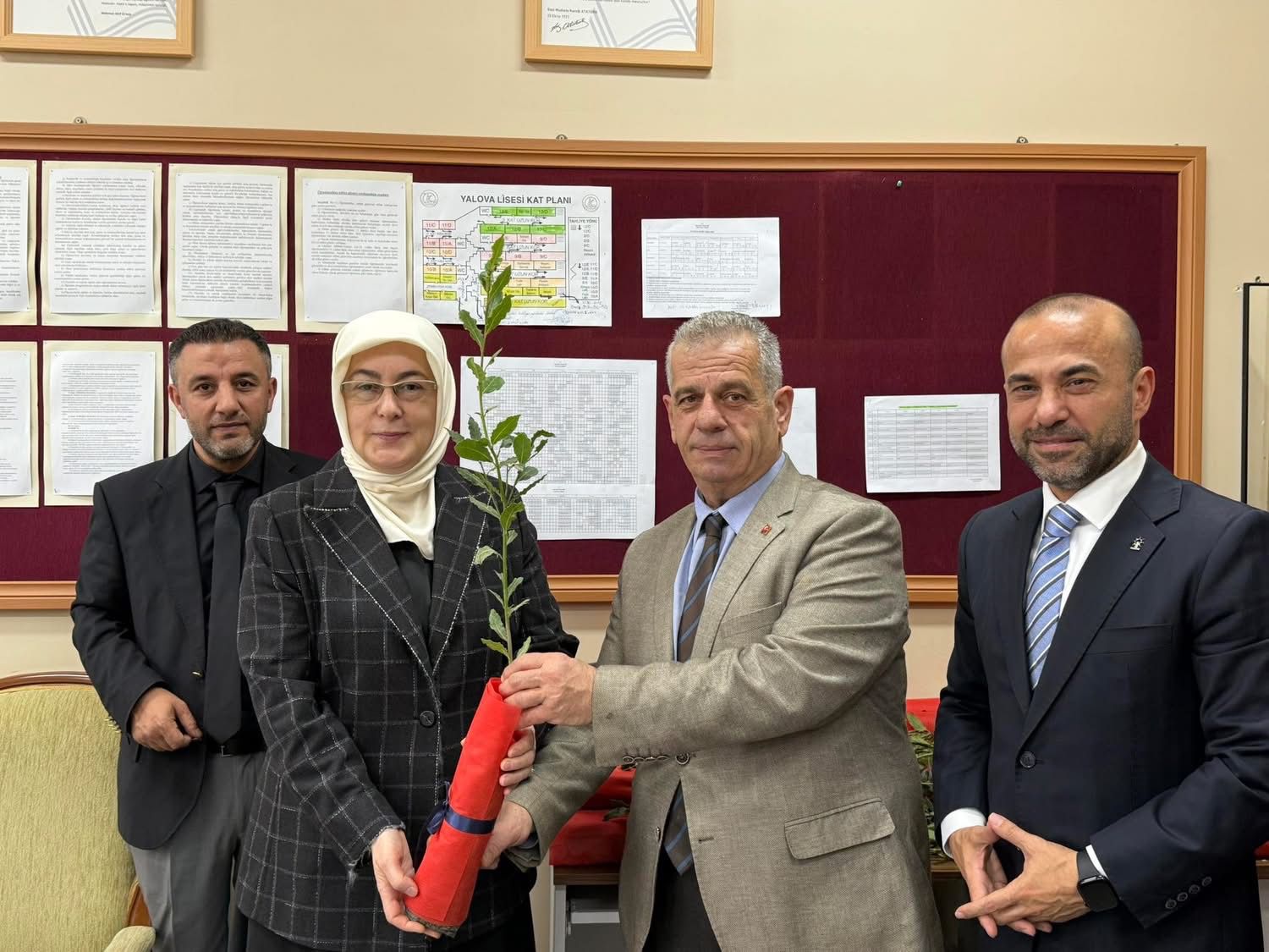 AK Parti Teşkilatı Öğretmenler Günü’nde Sahadaydı: Yalova’da Anlamlı Buluşmalar