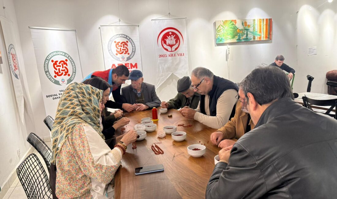 Yalova ADEM, 2025 Aile Yılı Kapsamında Tesbih Yapım Atölyesi Düzenledi