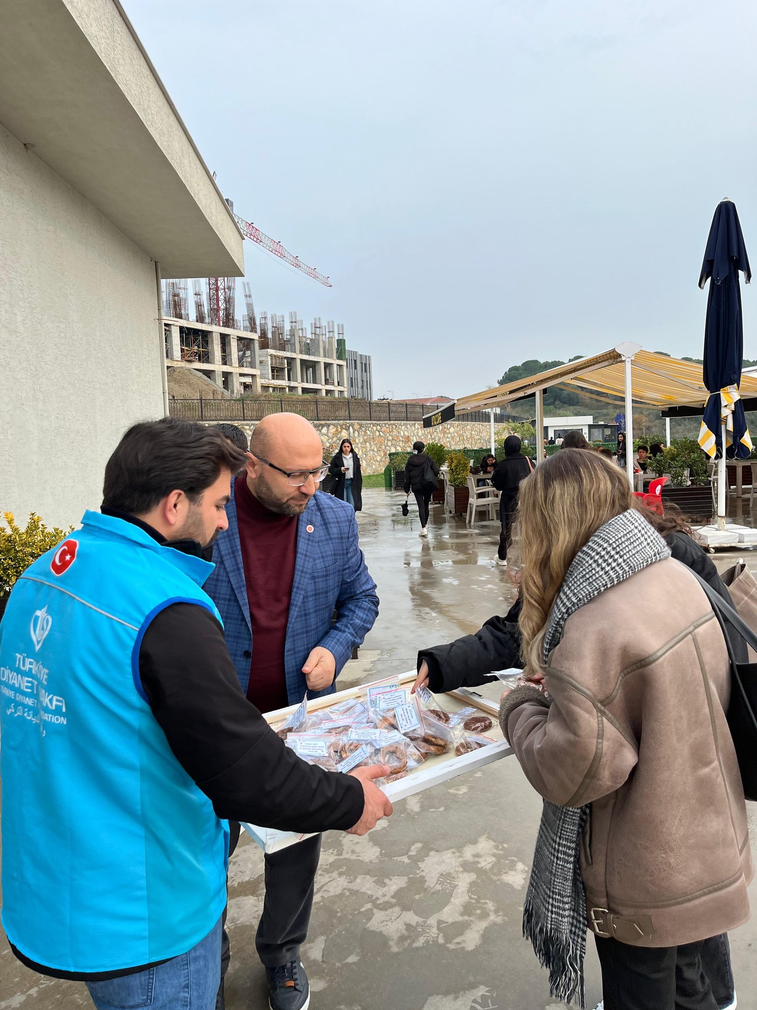 Yalova Üniversitesi Kampüsünde Regaip Kandili İkramı Yapıldı