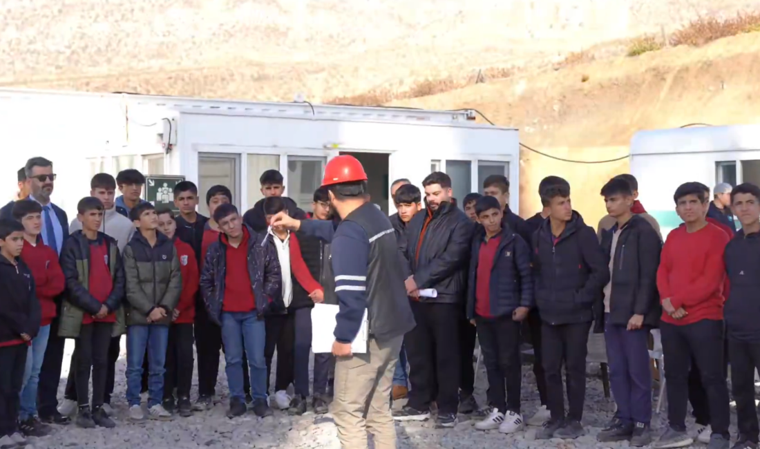 Bakan Bayraktar: “Gençlerimizi Türkiye’nin Yerli ve Millî Enerji Gücüyle Buluşturmaya Devam Ediyoruz”