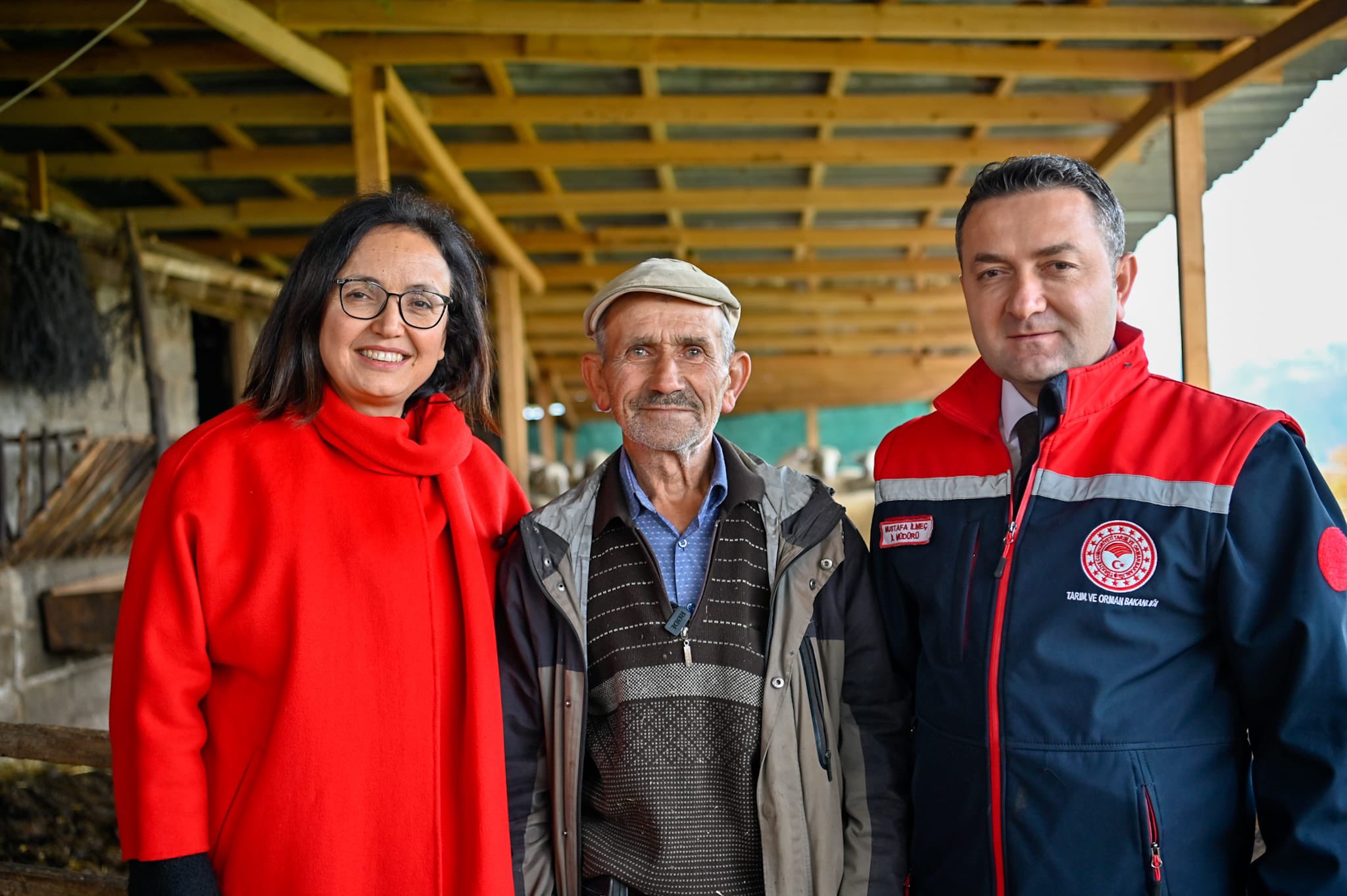 Vali Dr. Hülya Kaya, Tescilli Yalova Kıvırcığı Üreticisi Fethi Gündüz’ü Ziyaret Etti