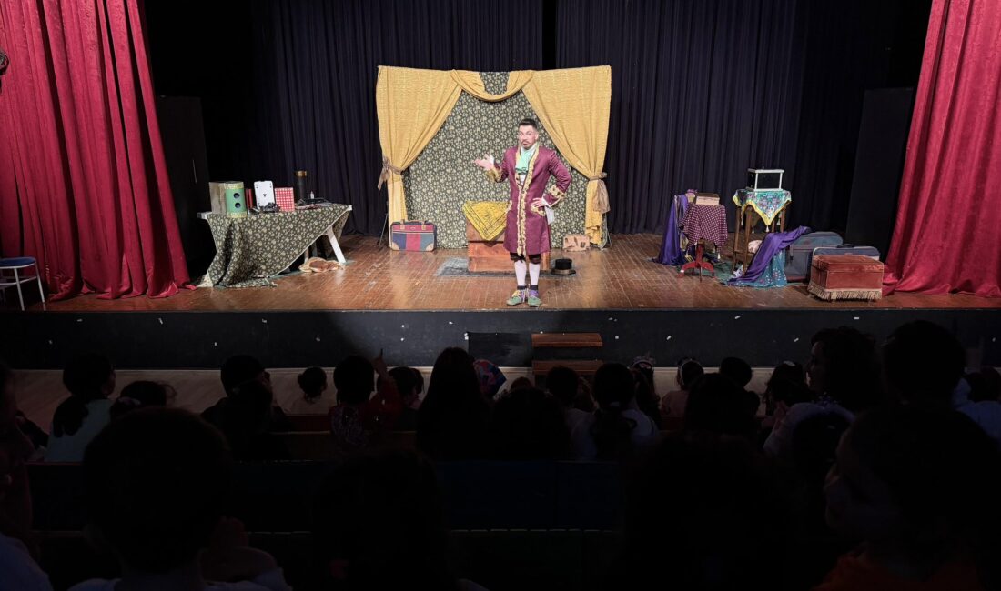 Belediye Çocuk Tiyatrosu Kapılarını