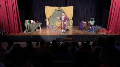 Belediye Çocuk Tiyatrosu Kapılarını Minik