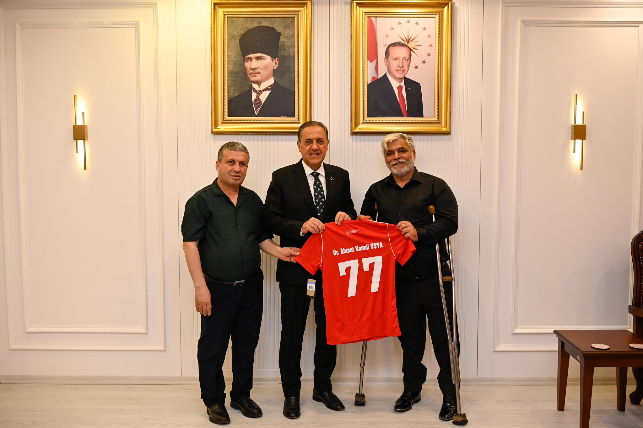Yalova Valisi Dr. Ahmet Hamdi Usta’ya Makamında Yoğun Ziyaret Trafiği