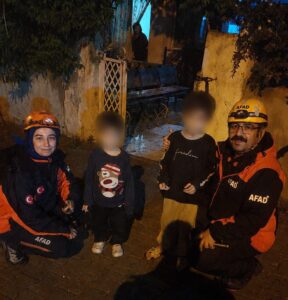Çınarcık’ta Kaybolan İki Çocuk AFAD ve Jandarma Ekiplerince Sağ Bulundu
