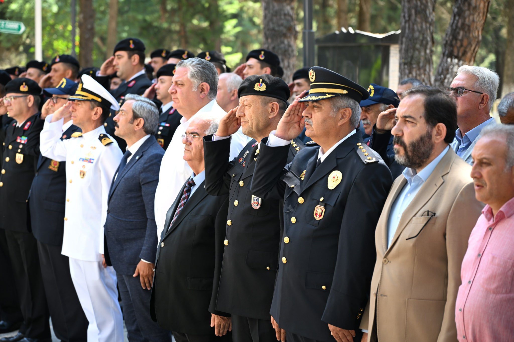 Jandarma Teşkilatı’nın Kuruluş Yıl Dönümünde Yalova’da Şehitlik Ziyareti