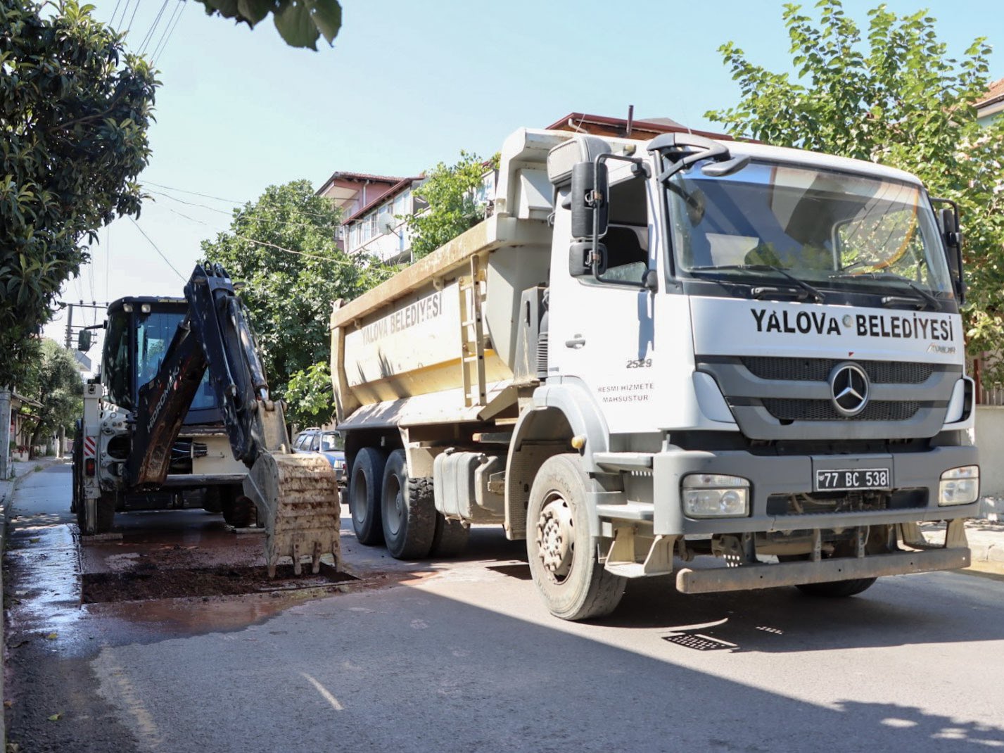 Kent Genelinde Altyapı ve Saha Çalışmaları Yapılıyor