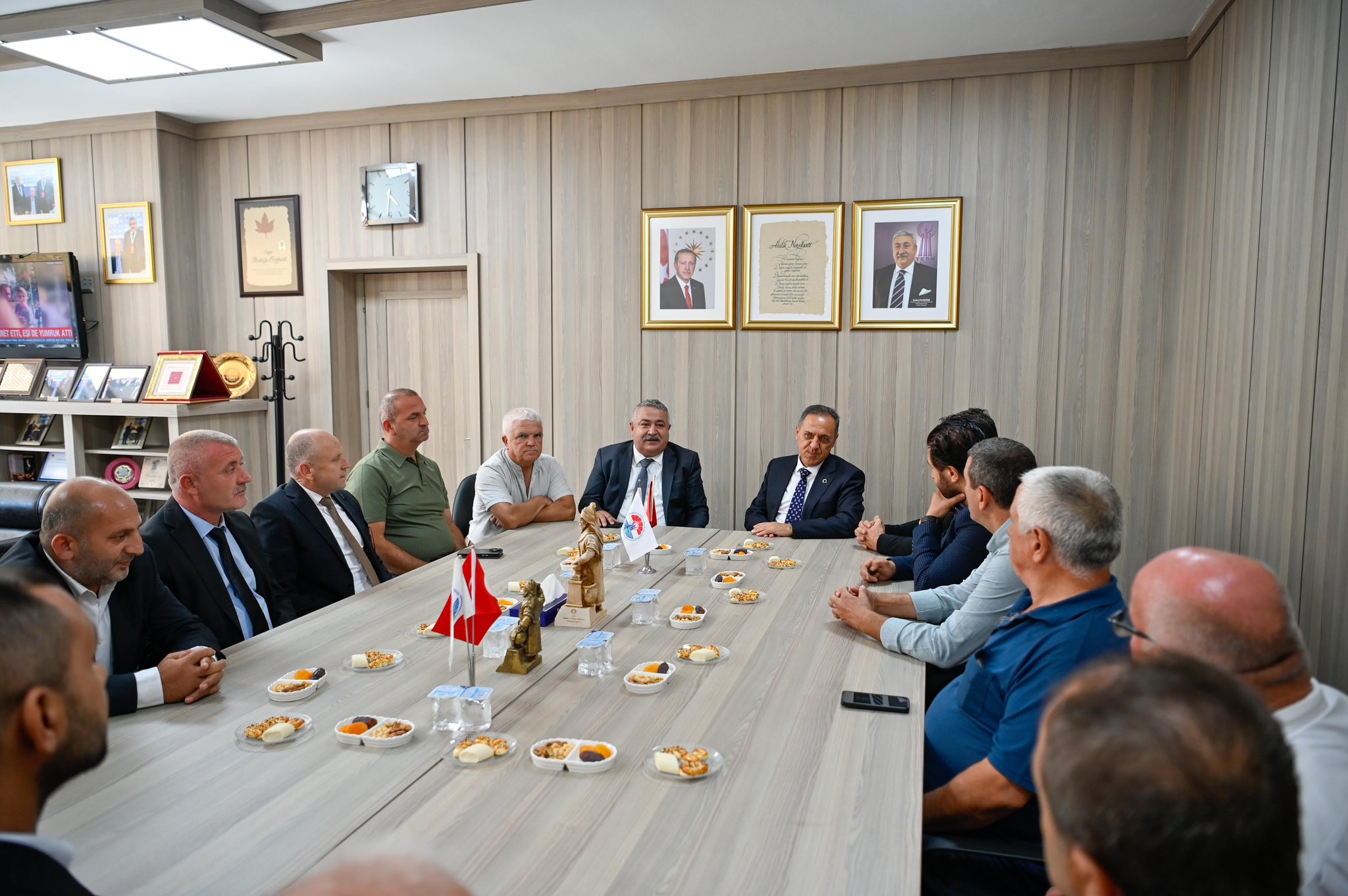 Vali Ahmet Hamdi Usta Esnaf Odaları Temsilcileriyle Bir Araya Geldi